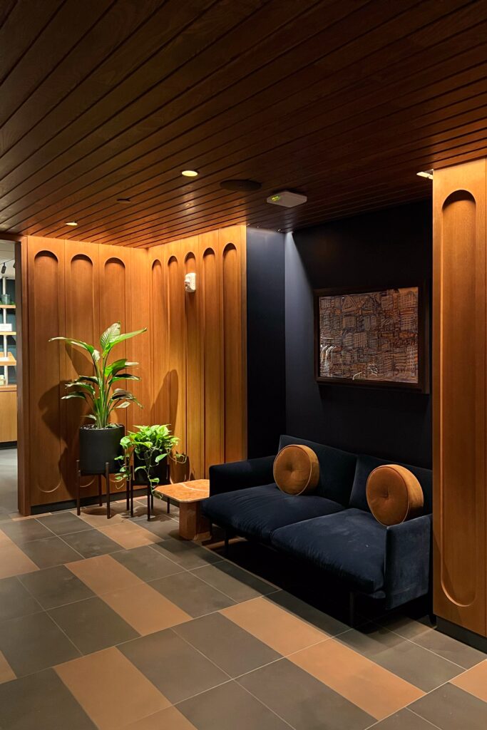 Niche seat inside the lobby of the Romer Hells Kitchen Hotel, one of New York City's most aesthetic spaces.